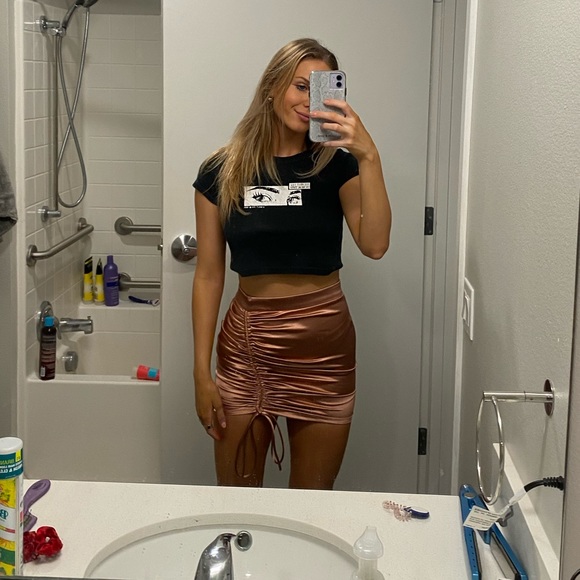 Dresses & Skirts - pink skirt